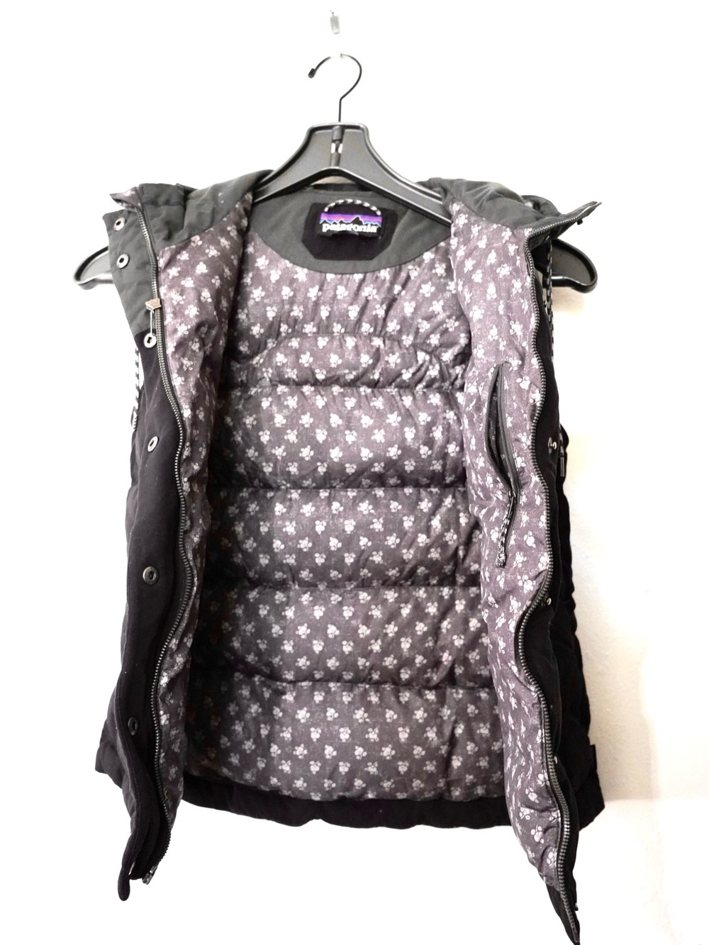 Patagonia Jacket Womens S Black Grey Bivy Hooded Vest Puffer Down Insulated - Picture 5 of 9